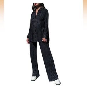 Plisse Two-Piece Elegant Black Women's Jumpsuit. Black. Size Small.